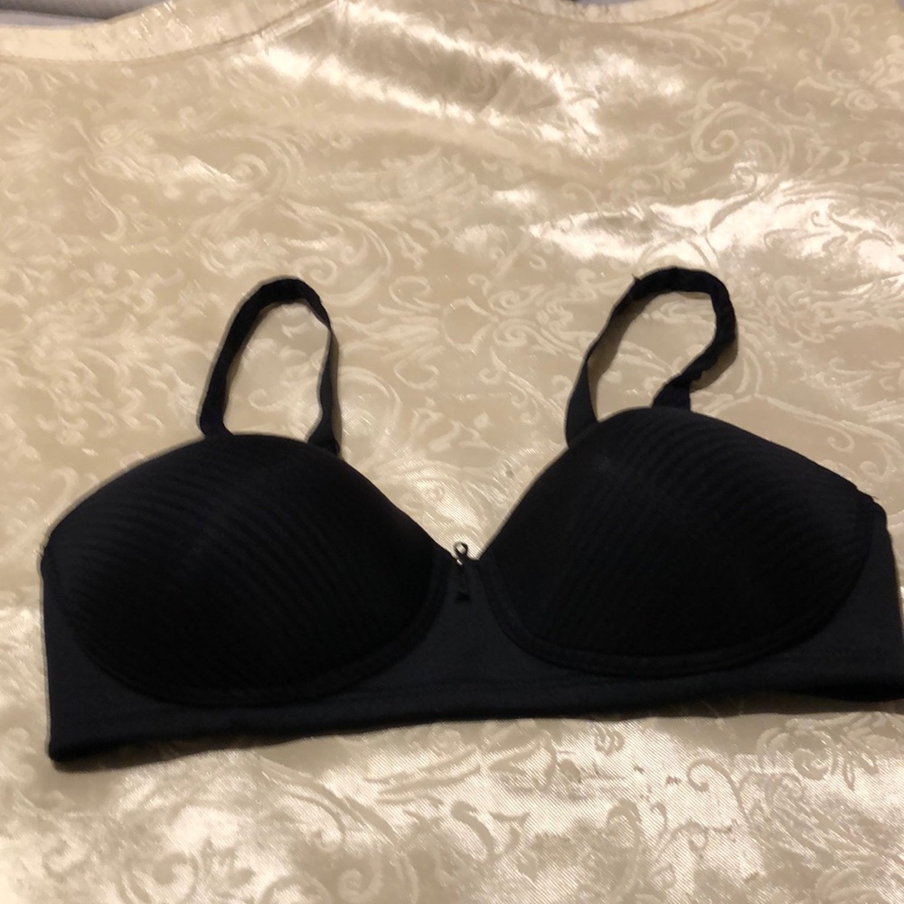 VANITY FAIR BRA SIZE 34  BLACK.